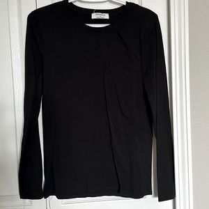 Large never worn Long sleeves black crew neck shirt